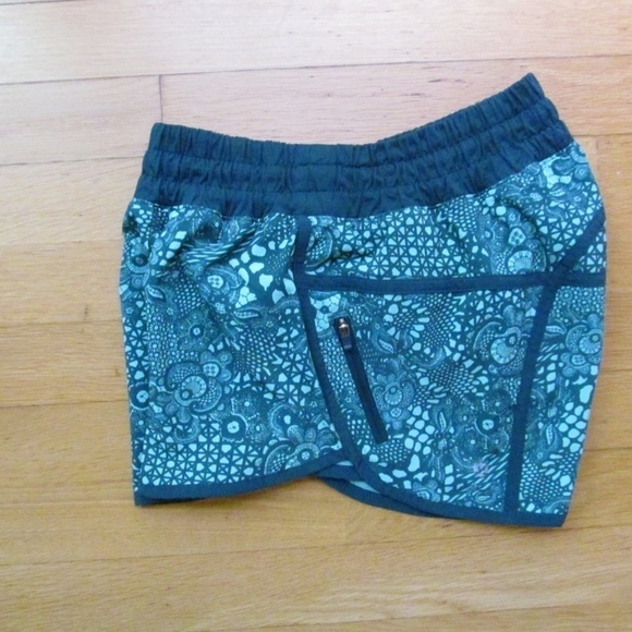 LULULEMON Tracker Shorts IV Pretty Lace Bali Breeze Alberta Lake Run Gym Lift 4 - Picture 3 of 10